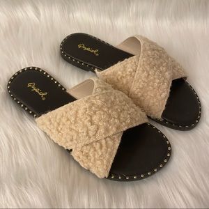 Qupid Sandals Slides Beige Teddy Faux Fur